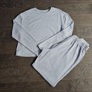 UGG Two-Piece Comfortable Light Heather Gray Lounge Set - Sz Large